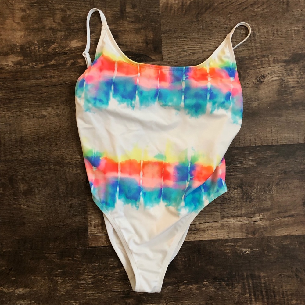 VS PINK One Piece
